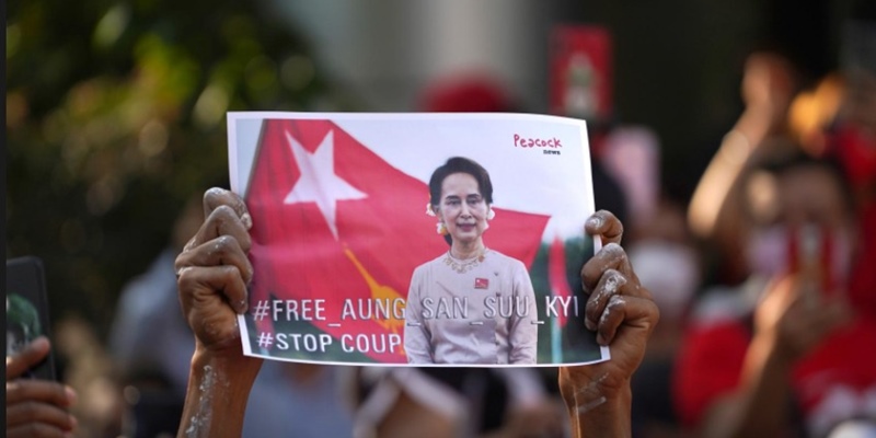 Protes Kudeta, Ribuan Warga Myanmar Ubah Foto Profil Medsos Jadi Merah Dan Hitam Gemakan #SaveMyanmar